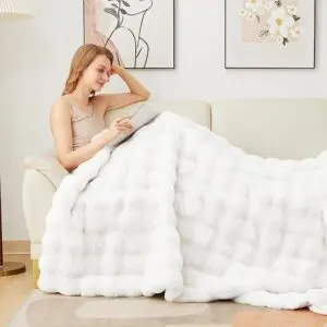 Latepis Faux Fur White Blanket Cozy Thick Bubble Throw for Couch