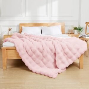 Latepis Pink Faux Fur King Blanket for Bed Bubble